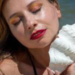 Policzki muśnięte słońcem: przepis na naturalnie opalony glow przez cały rok