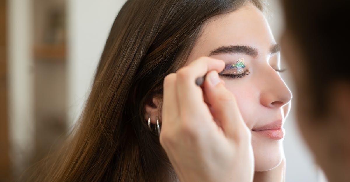 Kropki, które robią wrażenie: dotted liner na powiekach — szybki trik na efektowny makijaż