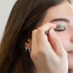 Kropki, które robią wrażenie: dotted liner na powiekach — szybki trik na efektowny makijaż