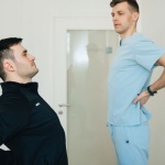 Przewlekły ból stawów kręgosłupa? Twój 7-punktowy plan ulgi na co dzień